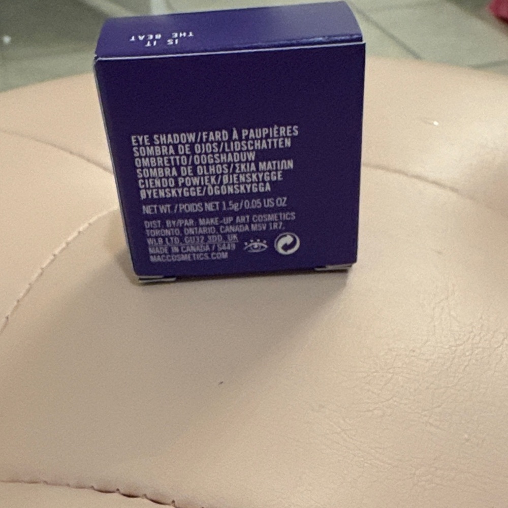 MAC x Selena Quintanilla Eyeshadow AB6 “Is It The Beat” NIB Sealed - Picture 4 of 4